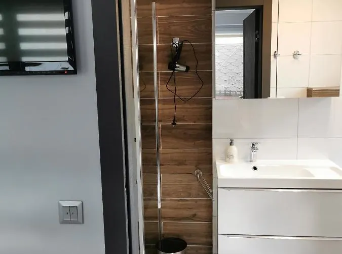 Bed and Breakfast 10 *