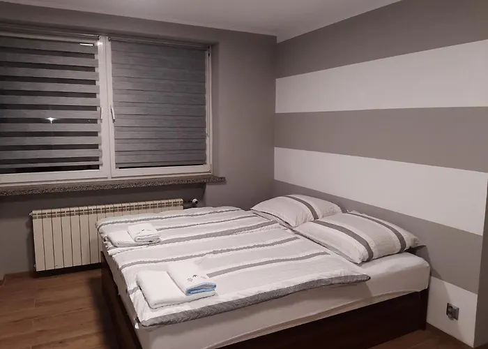 Bed and Breakfast 10 *