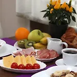 10 Oda ve Kahvaltı Poznan