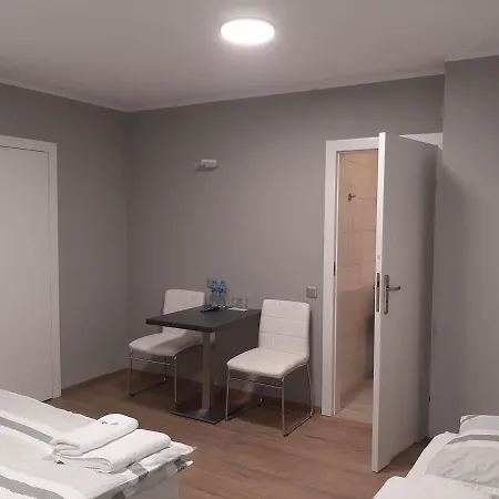 Bed & Breakfast 10 Poznań